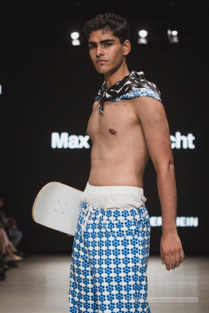 gd_3412-BFW2023-NeoFashion_-_Hochschule_Niederrhein_-_Max_Glaubrecht-craw.jpg